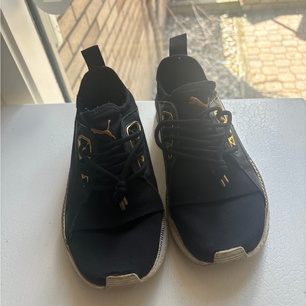Sneakers - Picture 2 of 3